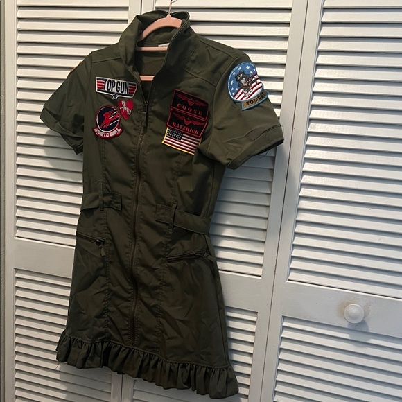 Paramount Picture. All right Reserved Dresses & Skirts - ( 0311) Women Green Top Gun & WHT Horse. Style Dress with Patches